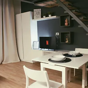 Yr - Studi Apartamento