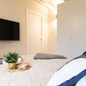 Ihost Luxury -free Parking- Plana 6 Apartment
